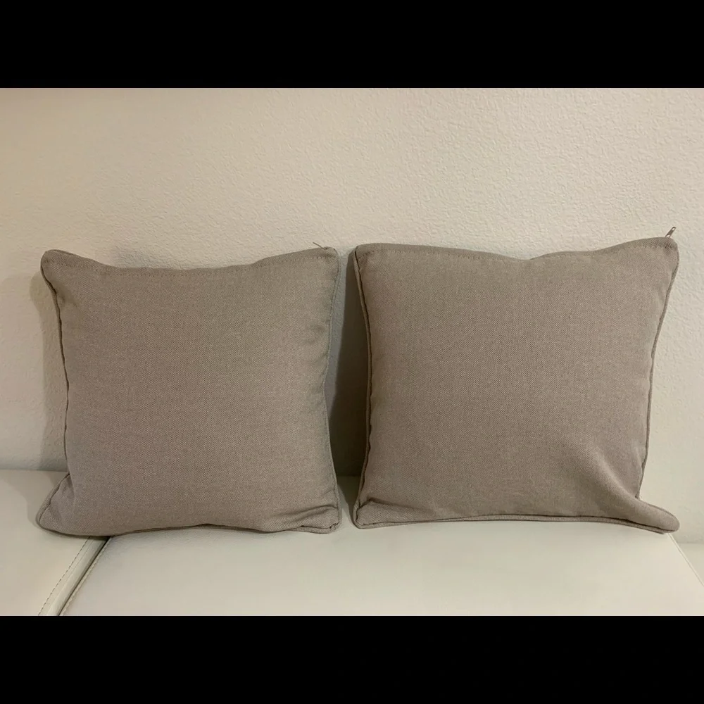 Tropical Leaf Pattern Throw Pillows